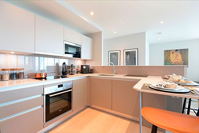 2 Bedroom Flat To Rent In Churchyard Row, Elephant And Castle, London, SE11