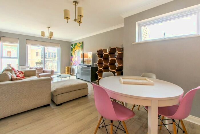 2 Bedroom Flat To Rent In Wightman Road, Harringay, London, N8