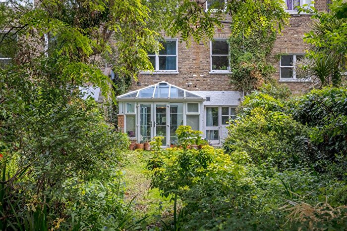 3 Bedroom Flat For Sale In Elsham Road, London, W14