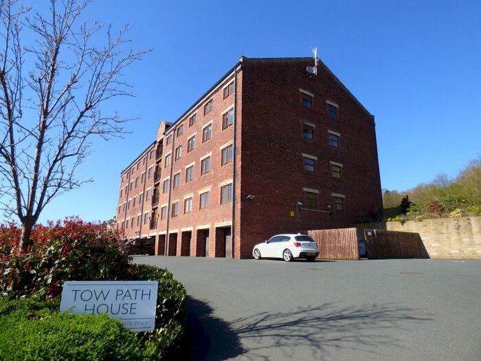 1 Bedroom Flat To Rent In Towpath House, Canal Road, Riddlesden, BD20