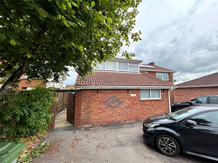 1 Bedroom Garage / Parking To Rent In Botley Road, Park Gate, Southampton, Hampshire, SO31