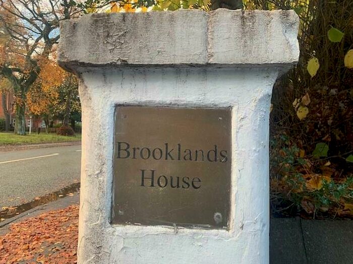 3 Bedroom Flat To Rent In Brooklands Road, Sale, M33