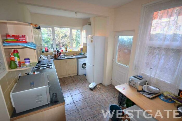 4 Bedroom Terraced House To Rent In Grange Avenue, University Area, RG6