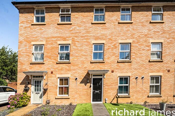 4 Bedroom Terraced House For Sale In Estella Close, Haydon End, Swindon, SN25