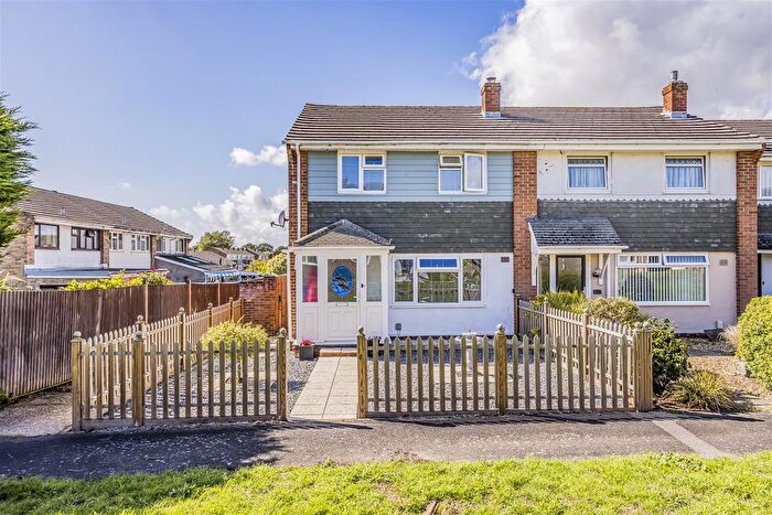 3 Bedroom End Terrace House For Sale In High Walk, Fareham, PO15