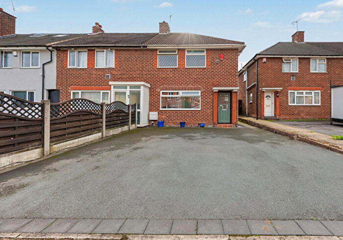 3 Bedroom End Of Terrace House For Sale In Shelley Croft, Kitts Green, B33