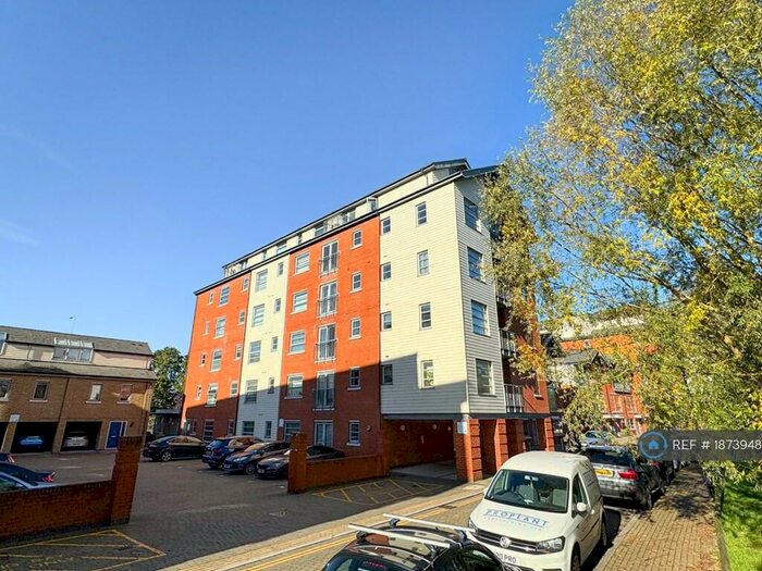2 Bedroom Flat To Rent In Rotary Way, Colchester, CO3