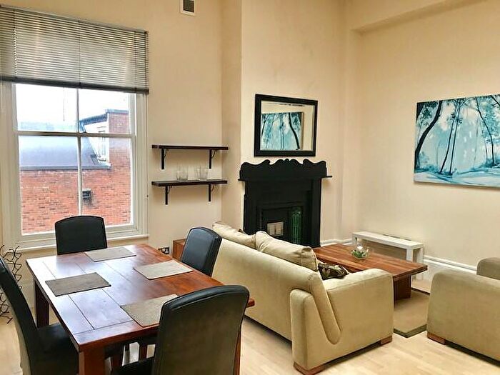 2 Bedroom Flat To Rent In Royal Crescent Road, Southampton, Hampshire, SO14