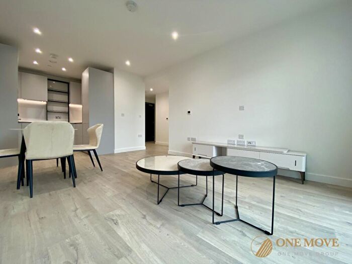 1 Bedroom Apartment To Rent In Azure Apartments Dragonfly Walk London, Apartments Dragonfly Walk London, N4