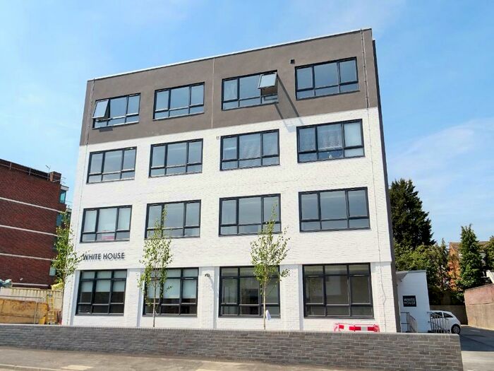 1 Bedroom Flat To Rent In Burrell Road, Haywards Heath, RH16