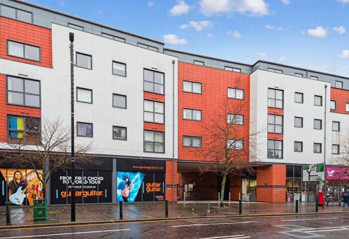 2 Bedroom Flat For Sale In Church Street, Epsom, KT17