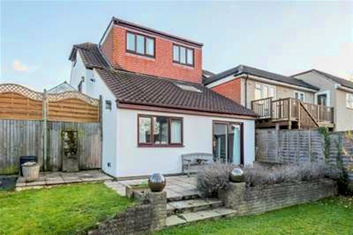 3 Bedroom Chalet House To Rent In Vanburgh Close, Orpington, BR6