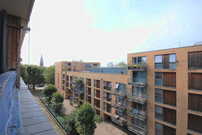3 Bedroom Flat To Rent In John Ruskin Street, London, SE5