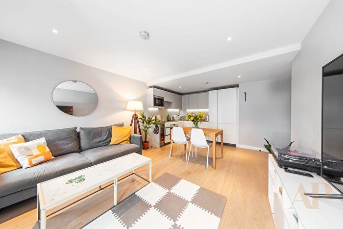 2 Bedroom Flat To Rent In The Cooper Building, N1