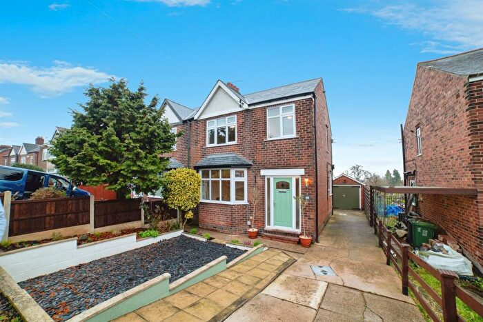 3 Bedroom Semi Detached House For Sale In Ashforth Avenue, Heanor, DE75