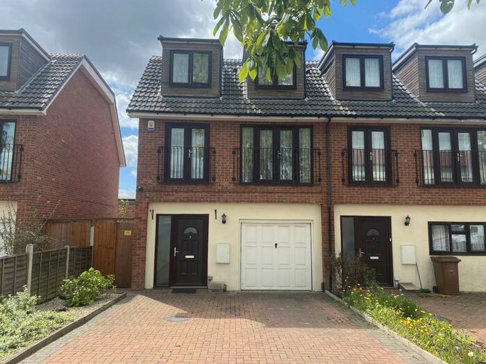 3 Bedroom Town House To Rent In Camborne Avenue, Harold Hill, Romford, RM3