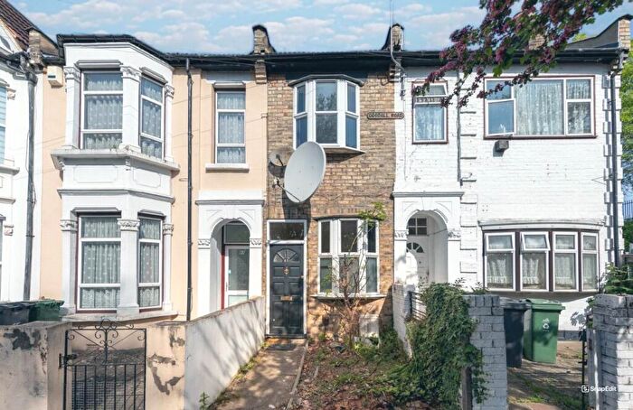 2 Bedroom House To Rent In Goodall Road, Leytonstone, London, E11