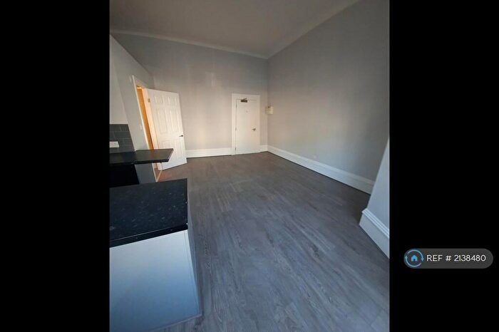 Studio To Rent In Ground Floor, London, N16