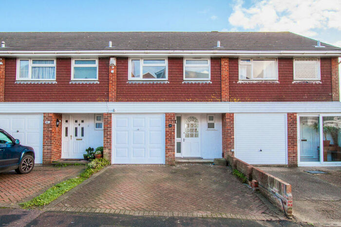 3 Bedroom Terraced House To Rent In Madehurst Close, Brighton, BN2