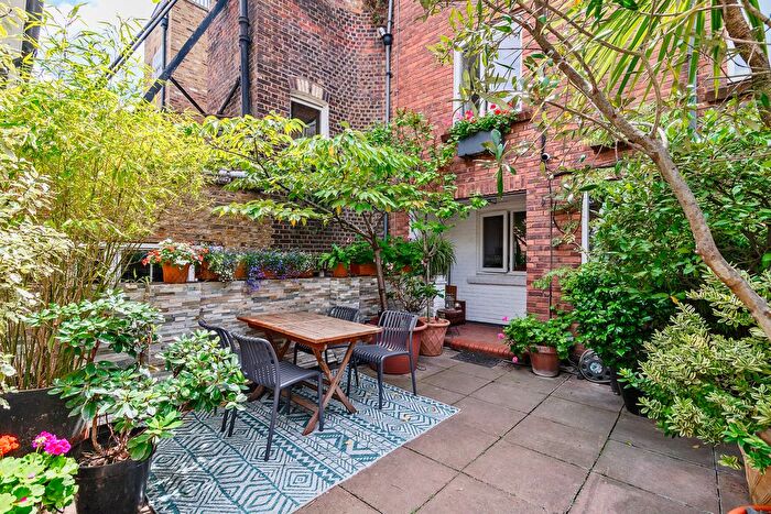 3 Bedroom Flat For Sale In Neal Street, Seven Dials, WC2H