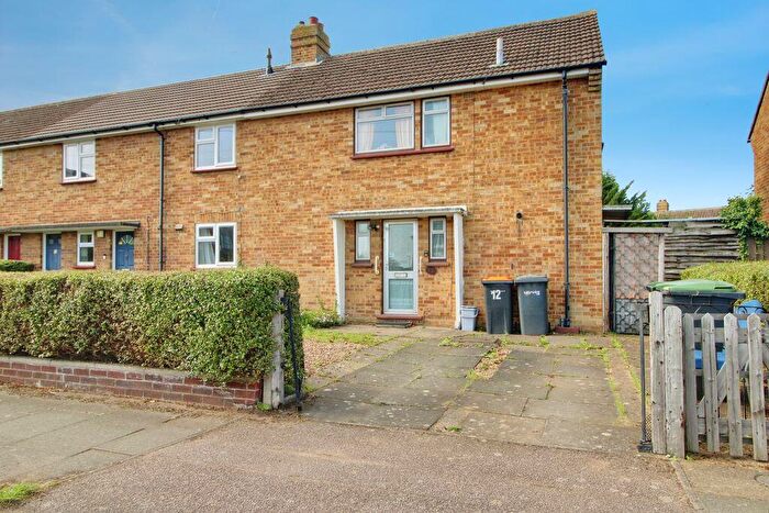 2 Bedroom End Of Terrace House For Sale In Bamford Road, Bedford, MK42