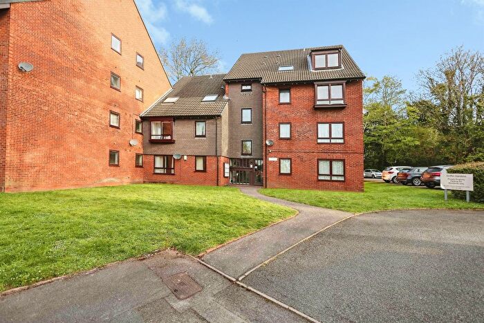 1 Bedroom Flat For Sale In Griffin Gardens, Harborne, Birmingham, B17