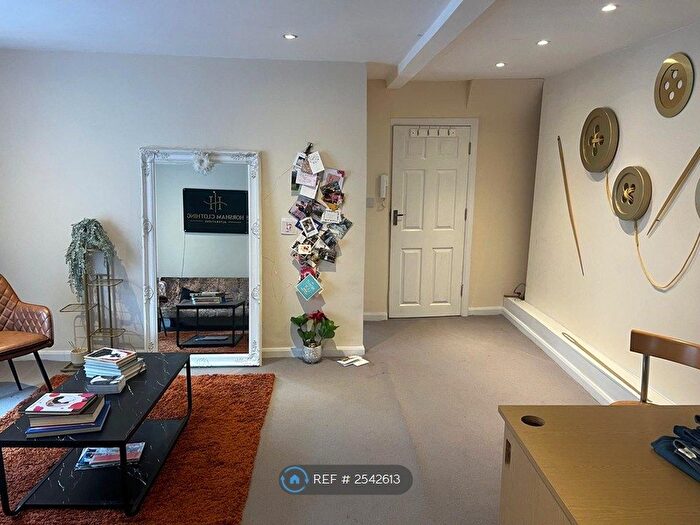 3 Bedroom Flat To Rent In Horsham, Horsham, RH12