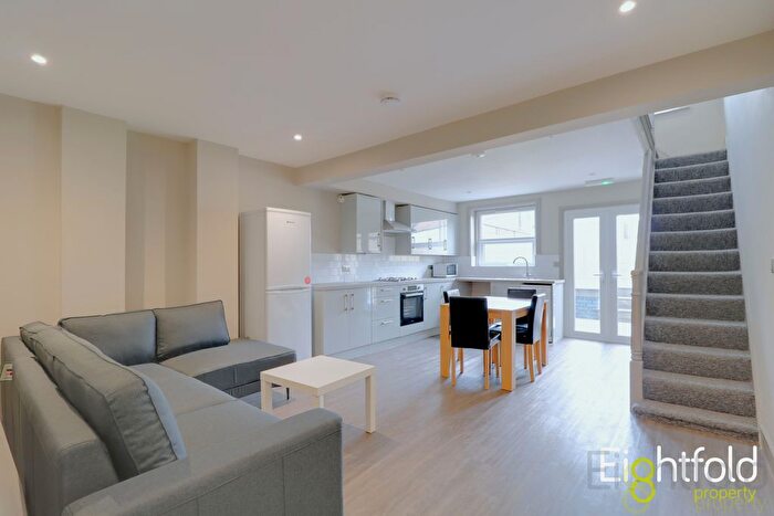 6 Bedroom Terraced House For Sale In Islingword Street, Brighton, BN2