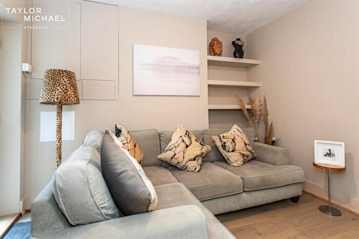 6 Bedroom Terraced House To Rent In Ladysmith Road, Brighton, BN2