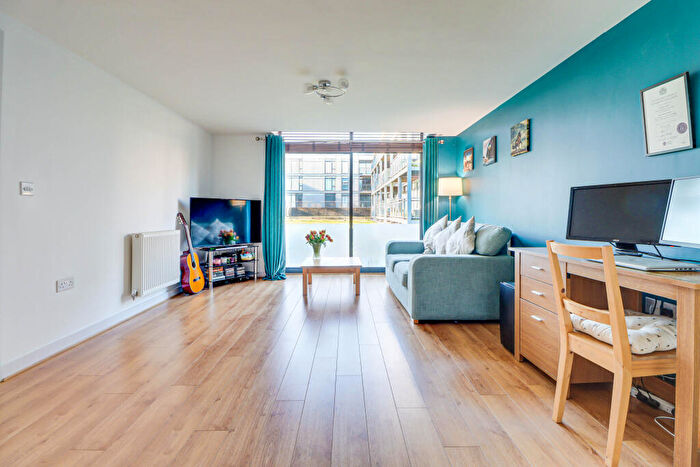 1 Bedroom Flat For Sale In Newsom Place, Manor Road, St. Albans, AL1
