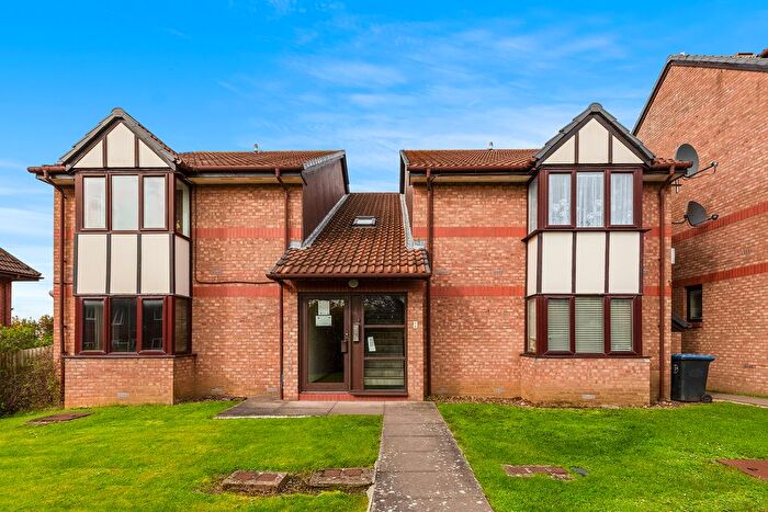 Studio For Sale In Viewfield Close, Harrow, HA3