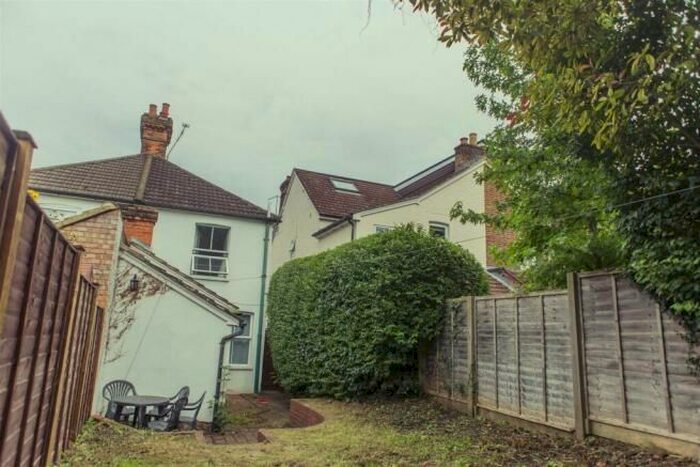3 Bedroom Terraced House To Rent In Ludlow Road, Guildford, GU2
