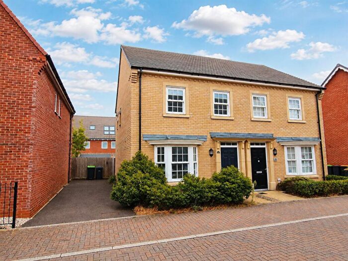 3 Bedroom Semi-Detached House For Sale In Edith Avenue, Great Denham, Bedford, MK40