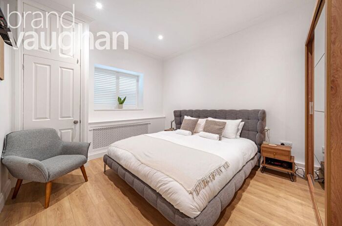 1 Bedroom Flat To Rent In Marine Parade, Brighton, East Sussex, BN2
