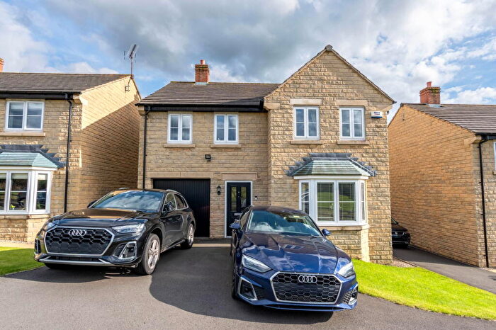4 Bedroom Detached House For Sale In Cherry Grove, Glossop, SK13