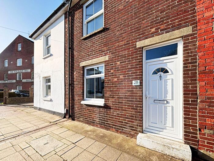 2 Bedroom Flat For Sale In Queen Street, Emsworth, PO10