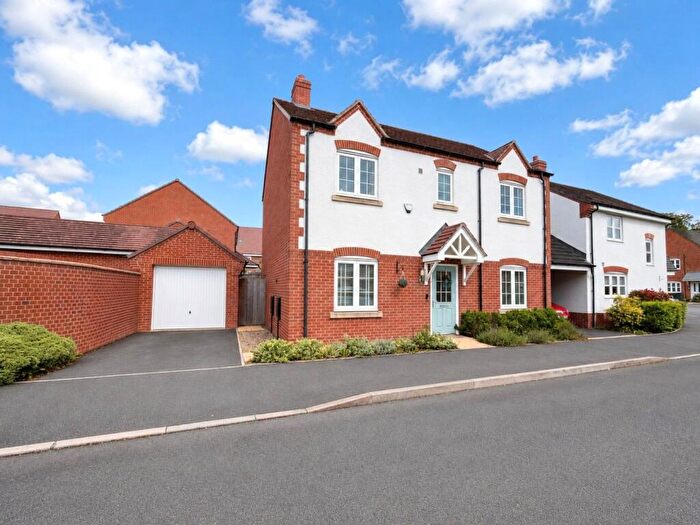 4 Bedroom Detached House For Sale In Burnham Road, Wythall, B47