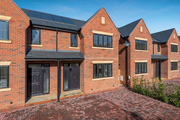 4 Bedroom Semi-Detached House To Rent In The Coppice, Stokenchurch, HP14