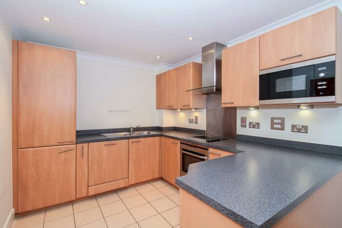 2 Bedroom Apartment To Rent In Clearwater Place, Summertown, OX2