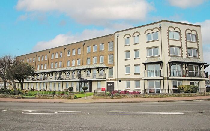 1 Bedroom Flat For Sale In Wellington Crescent, Ramsgate, CT11