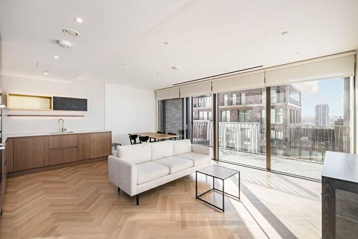 2 Bedroom Flat To Rent In Parkland Walk, Fulham, SW6