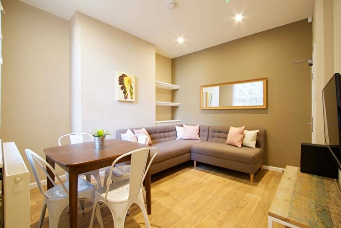 4 Bedroom Terraced House To Rent In Forest Grove, Nottingham, NG1