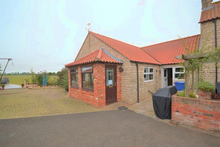 2 Bedroom Semi-Detached Bungalow To Rent In Stoney Brigg Farm, Worksop Road, DN11