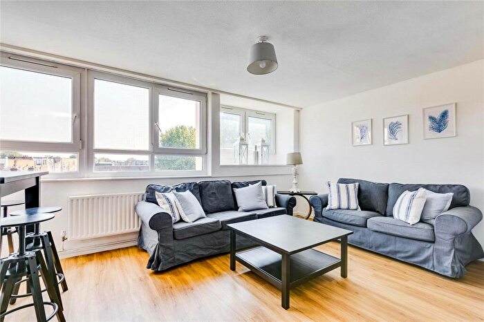 4 Bedroom Flat To Rent In Yelverton Road, Battersea, London, SW11