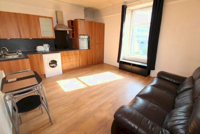 1 Bedroom Flat To Rent In Holburn Street, Aberdeen, AB10