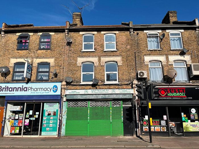 4 Bedroom Flat To Rent In Green Lane, Ilford, IG1