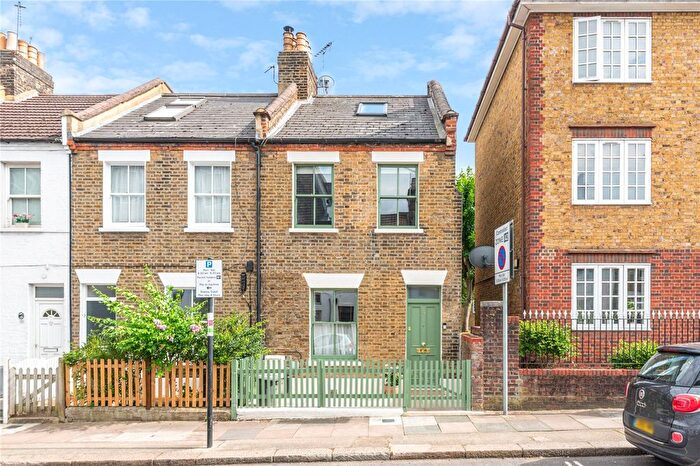 3 Bedroom Terraced House For Sale In Frogmore, London, SW18