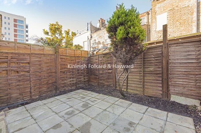 1 Bedroom Flat To Rent In Thorparch Road, Vauxhall, London, SW8
