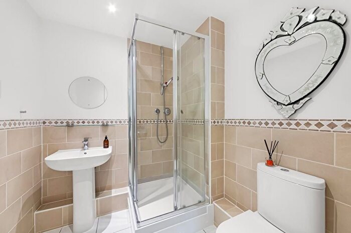 2 Bedroom Flat For Sale In Hayes Grove, London, SE22