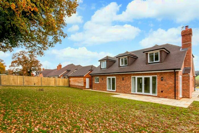4 Bedroom Detached Bungalow To Rent In Upton Grey, Hampshire, RG25